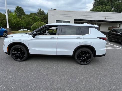 New 2026 Mitsubishi Outlander LE FWD image 6