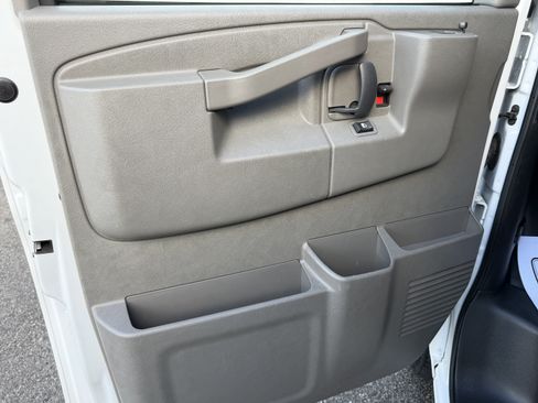 Used 2024 Chevrolet Express 3500 LS image 43