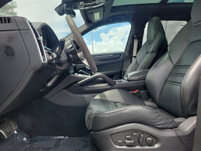 Used 2022 Porsche Cayenne S AWD/4WD image 25