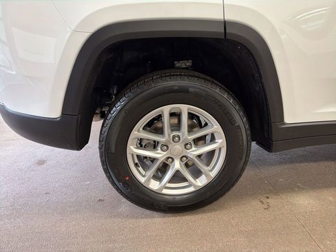 New 2025 Jeep Grand Cherokee Laredo X w/ Luxury Tech Group I AWD/4WD image 27