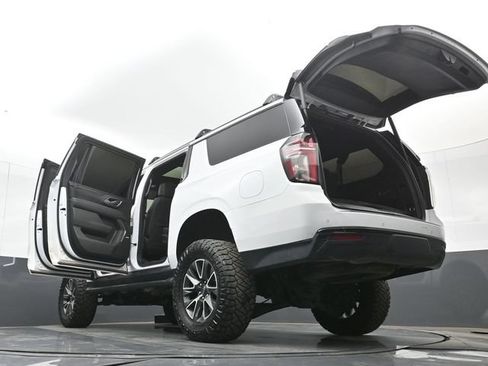 Used 2023 Chevrolet Suburban Z71 w/ Luxury Package AWD/4WD image 61