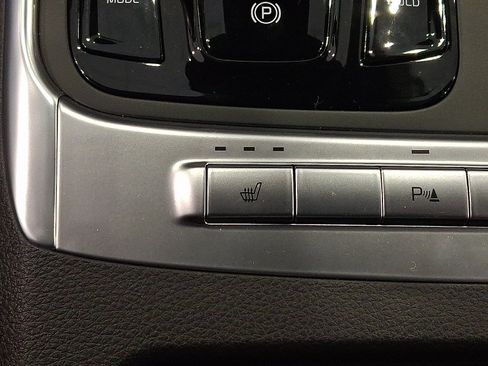 New 2026 Kia Carnival EX FWD image 13
