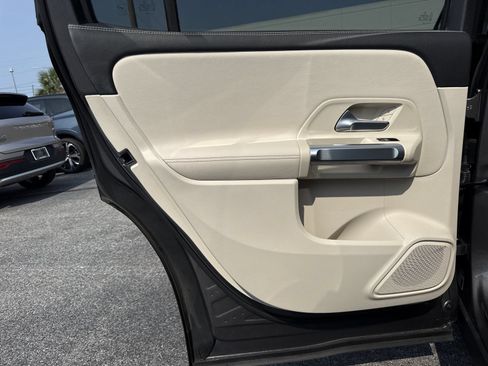 Certified 2022 Mercedes-Benz GLB 250 image 36