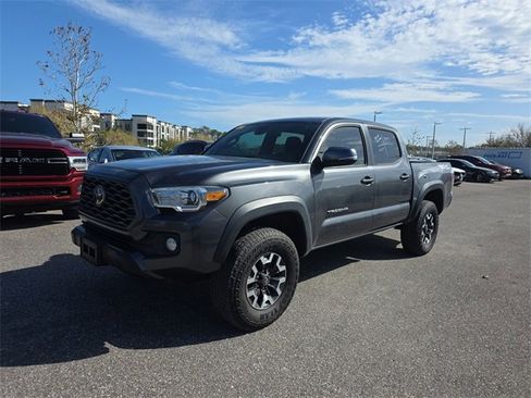 Used 2020 Toyota Tacoma TRD Off-Road image 2