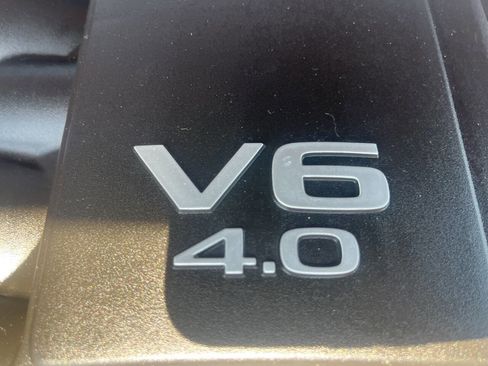 Used 2013 Nissan Frontier SV w/ SV Value Truck Pkg AWD/4WD image 33