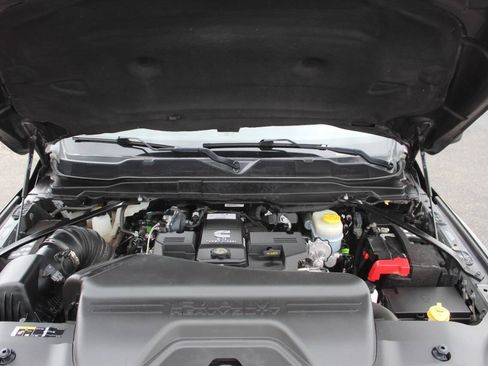 Used 2024 RAM 3500 Big Horn w/ Night Edition AWD/4WD image 16