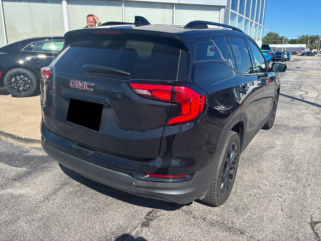 Used 2021 GMC Terrain SLE w/ Driver Convenience Package FWD image 3