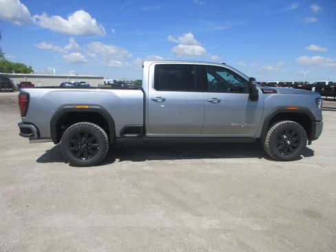 New 2026 GMC Sierra 2500 AT4 w/ AT4 Premium Plus Package AWD/4WD image 3