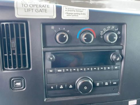 Used 2019 GMC Savana 3500 RWD image 9