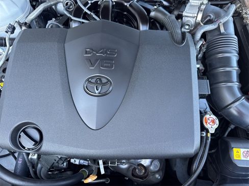 Used 2022 Toyota Camry XSE image 30