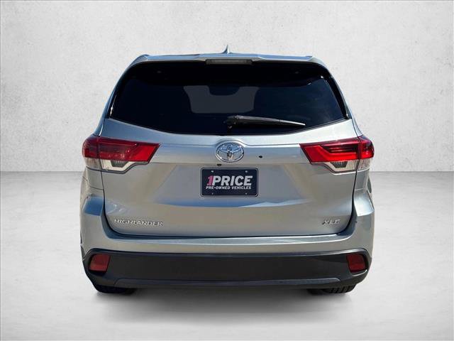 Used 2017 Toyota Highlander XLE FWD image 6