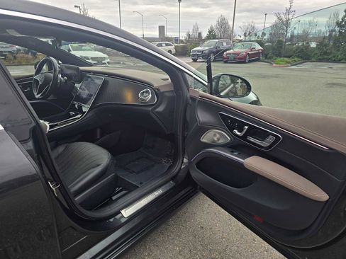 Used 2022 Mercedes-Benz EQS 450+ Sedan image 12