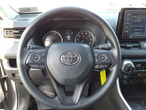 Used 2022 Toyota RAV4 LE image 14