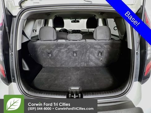 Used 2015 Kia Soul FWD image 14