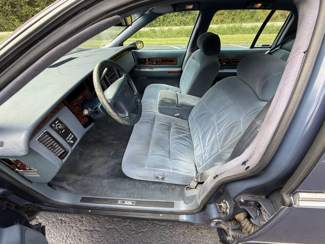 Used 1994 Cadillac Fleetwood Brougham RWD image 8
