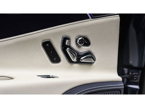 Used 2024 Bentley Flying Spur Plug-In Hybrid image 48