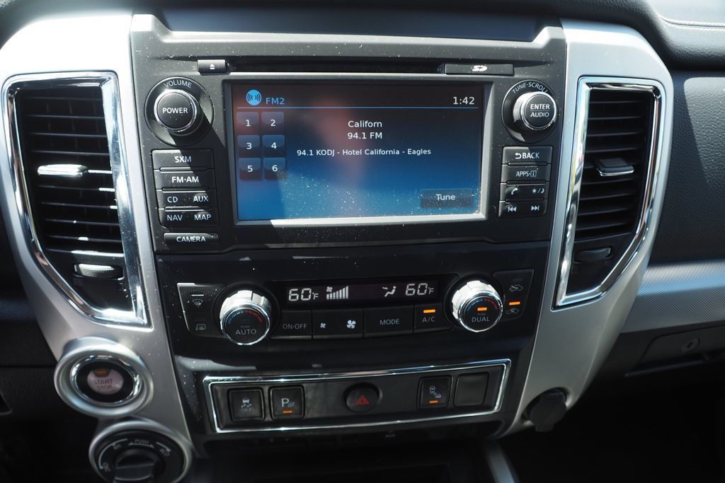 Used 2017 Nissan Titan PRO-4X AWD/4WD image 23