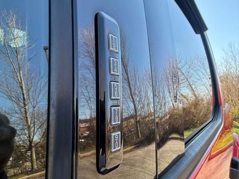 Used 2019 Ford F150 XLT image 12