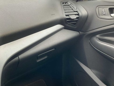 Used 2018 Ford Escape SE image 32