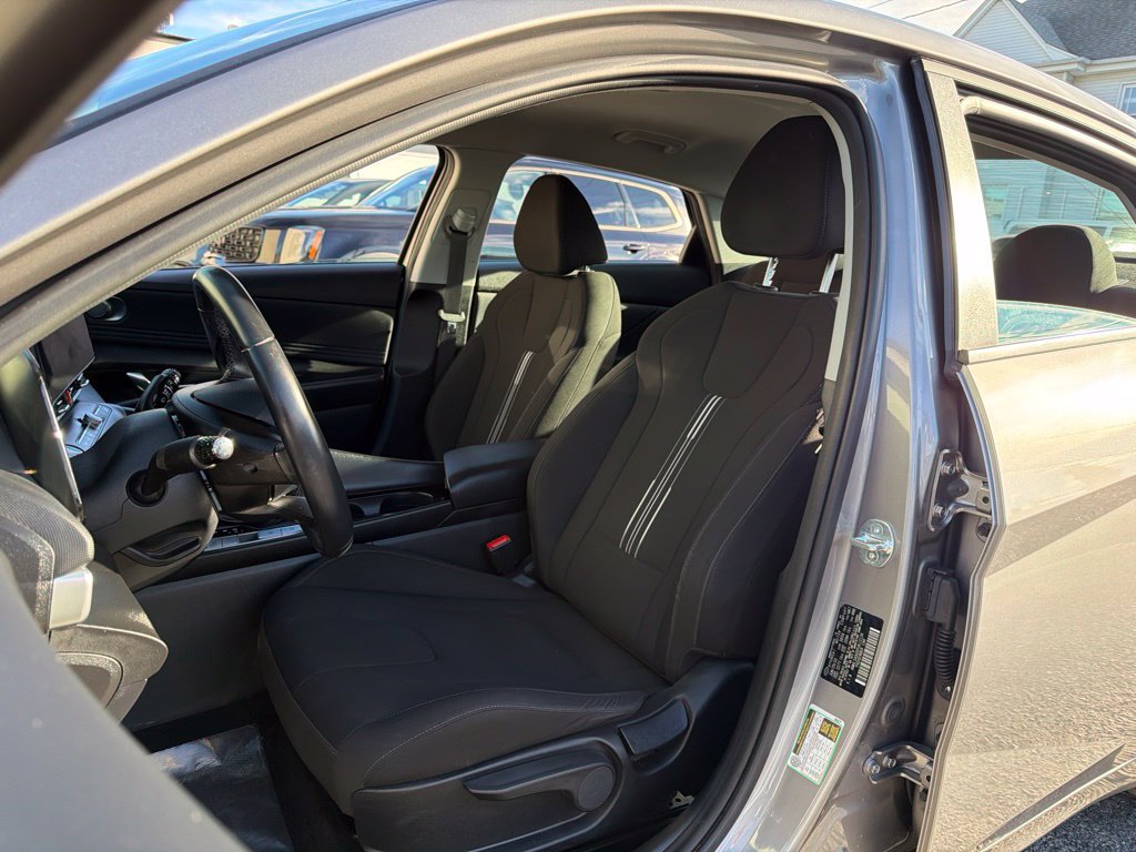 Used 2023 Hyundai Elantra SEL w/ Convenience Package FWD image 24
