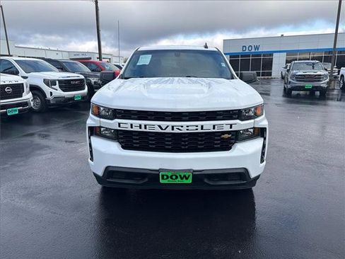 Used 2021 Chevrolet Silverado 1500 Custom image 3