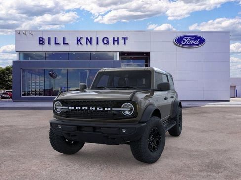 New 2026 Ford Bronco Outer Banks w/ Sasquatch Package AWD/4WD image 2