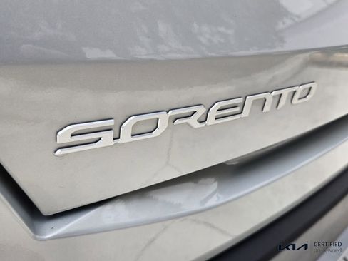 Certified 2026 Kia Sorento LX FWD image 16