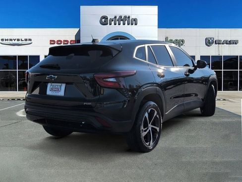 Used 2025 Chevrolet Trax RS w/ Sunroof Package image 4