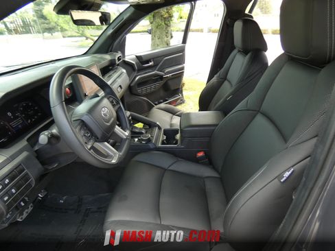 Used 2025 Toyota Tacoma TRD Sport AWD/4WD image 59