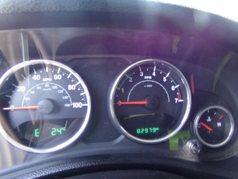 Used 2014 Jeep Wrangler Sport AWD/4WD image 6