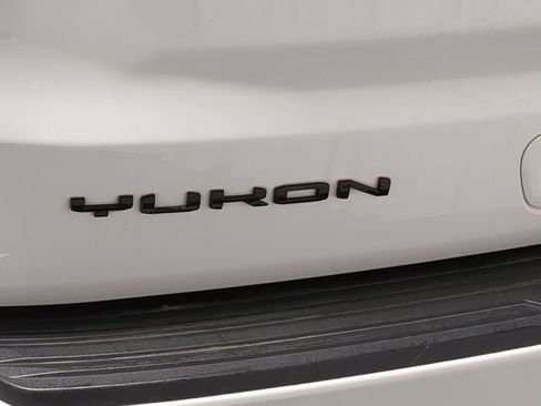 Used 2023 GMC Yukon AT4 w/ Technology Package image 24