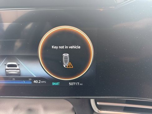 Certified 2023 Hyundai Elantra SEL w/ Convenience Package image 3