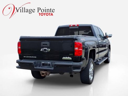 Used 2017 Chevrolet Silverado 2500 High Country image 4