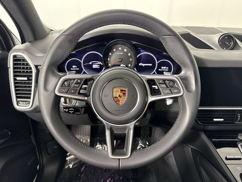 Certified 2023 Porsche Cayenne Platinum Edition AWD/4WD image 36