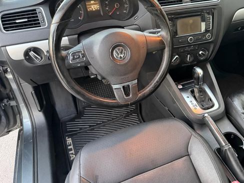 Used 2011 Volkswagen Jetta SEL image 15