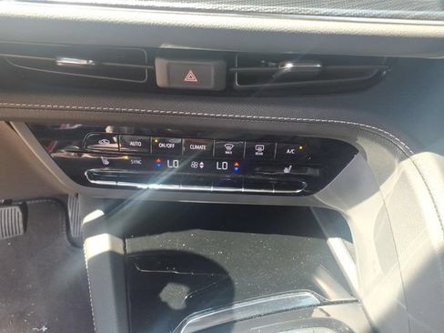 Used 2023 Buick Envision Essence FWD image 20