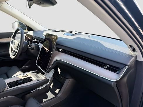 Used 2025 Volvo EX90 Ultra image 12