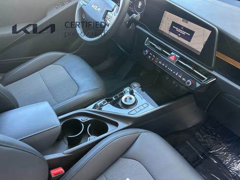 Certified 2023 Kia Niro Wind FWD image 17