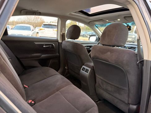 Used 2013 Nissan Altima 3.5 SV image 17