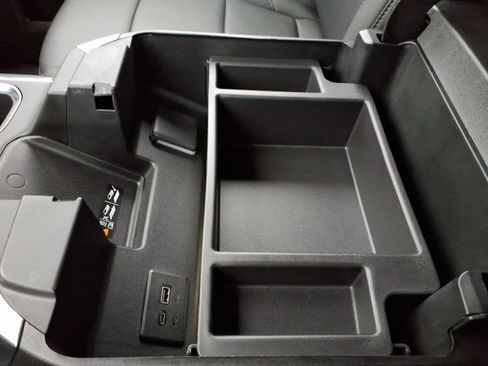 Used 2024 GMC Sierra 1500 SLT w/ SLT Convenience Package image 30