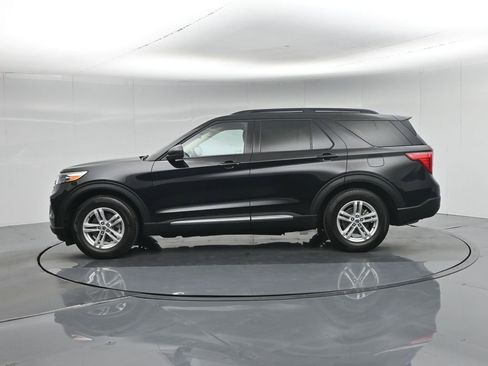 Used 2024 Ford Explorer XLT w/ Equipment Group 202A RWD image 34