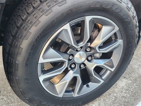 Used 2024 Chevrolet Silverado 1500 LT image 10