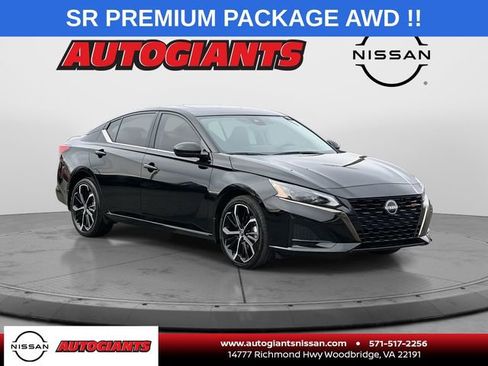 Used 2023 Nissan Altima 2.5 SR w/ SR Premium Package image 1