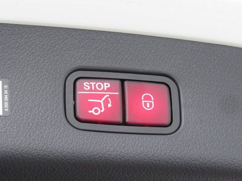 New 2026 Mercedes-Benz GLC 300 4MATIC image 23