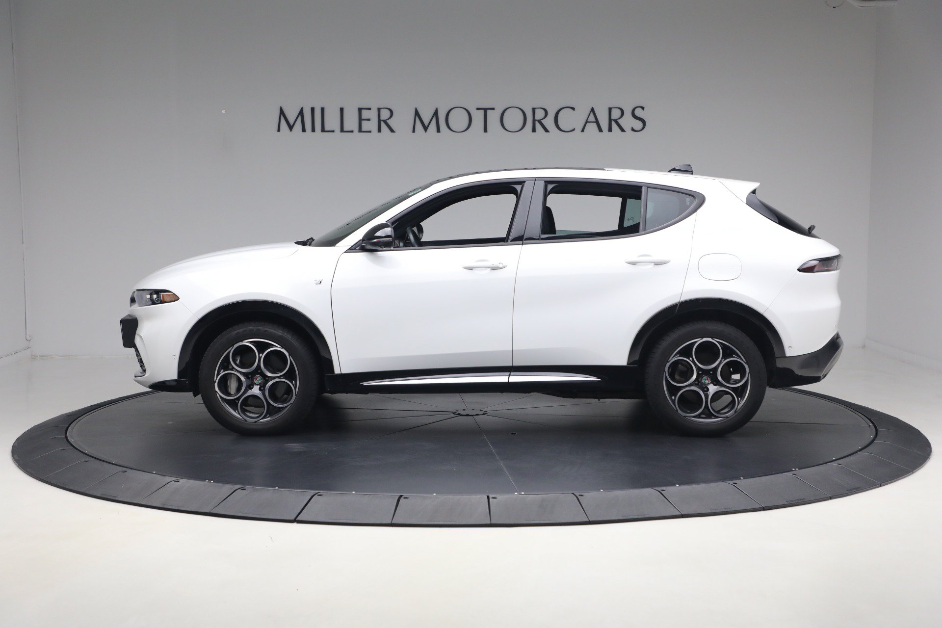 Used 2024 Alfa Romeo Tonale Ti AWD/4WD image 3