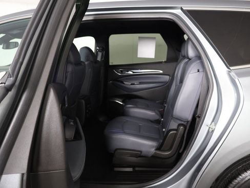 Used 2023 Buick Enclave Essence image 30