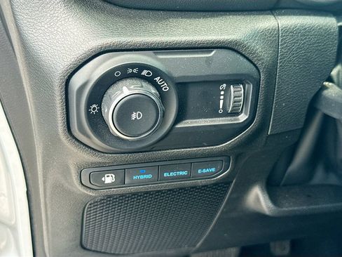 Used 2023 Jeep Wrangler Unlimited Rubicon 4xe w/ Cold Weather Group AWD/4WD image 11