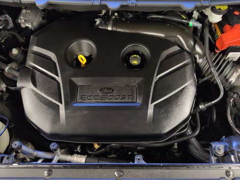 Used 2018 Ford Edge SE image 30