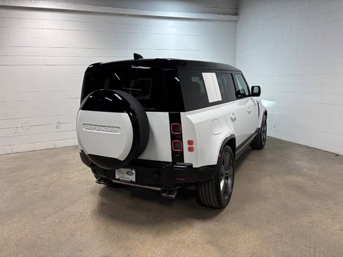 New 2025 Land Rover Defender 110 V8 image 7