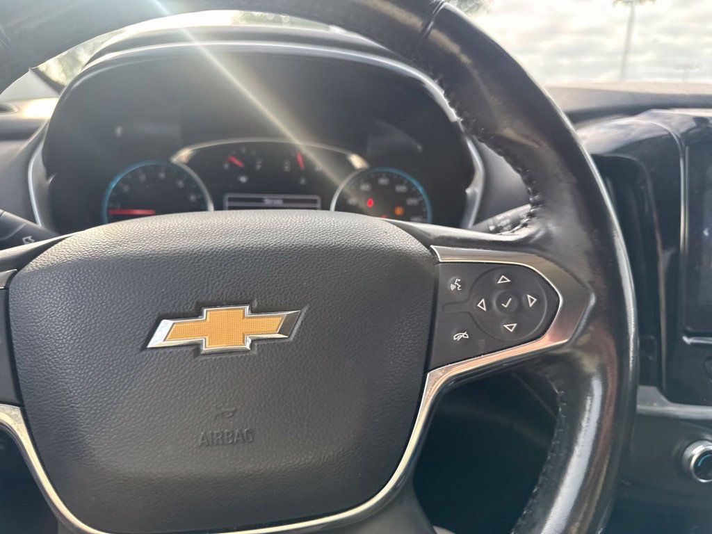 Used 2019 Chevrolet Traverse LT FWD image 18